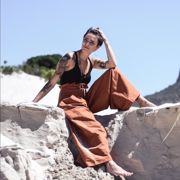 Meet your Posher, Taylor - Picture 1 of 1